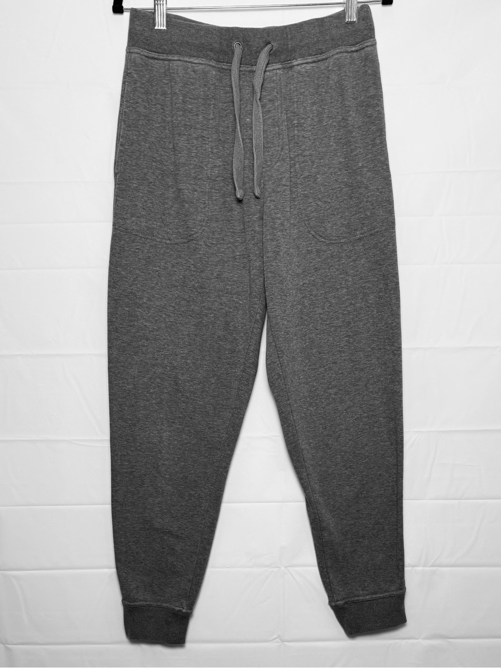 UGG Women’s Gray Drawstring Jogger Sweatpants, Medium, 92% Cotton. Like New